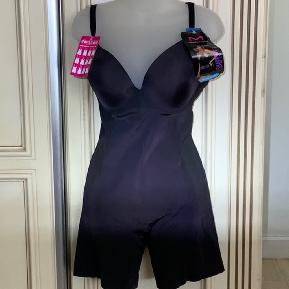 Black Seamless Shapewear Bodysuit with Adjustable Straps